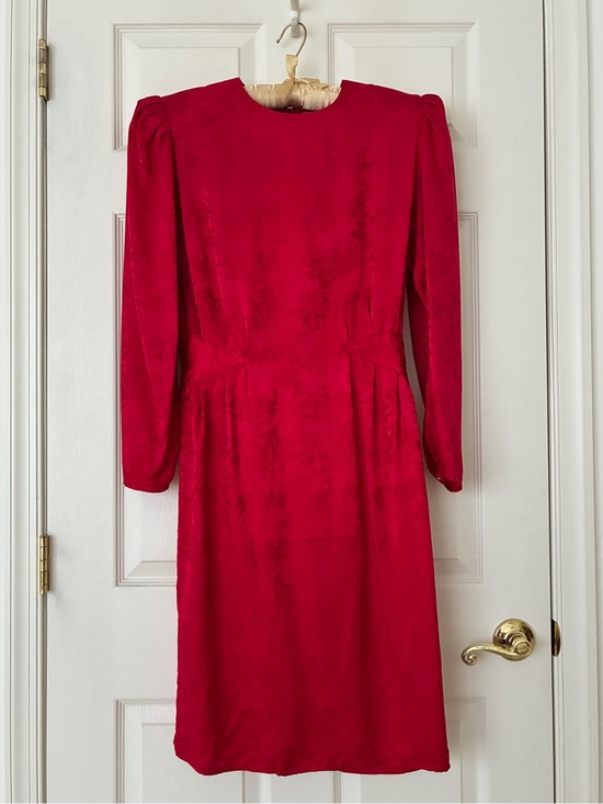 Argenti Dresses & Skirts - Vintage Argenti Red Silk Long Sleeve Shoulder Pads Dress Size 8